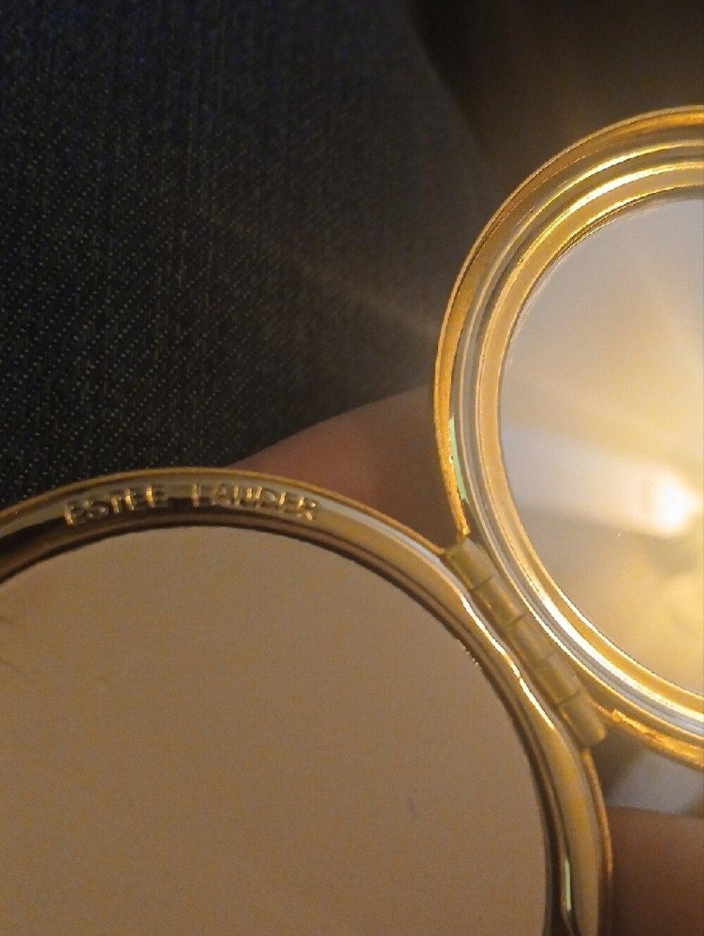 Estee Lauder Gold April Angel Compact & Powder - Picture 2 of 6